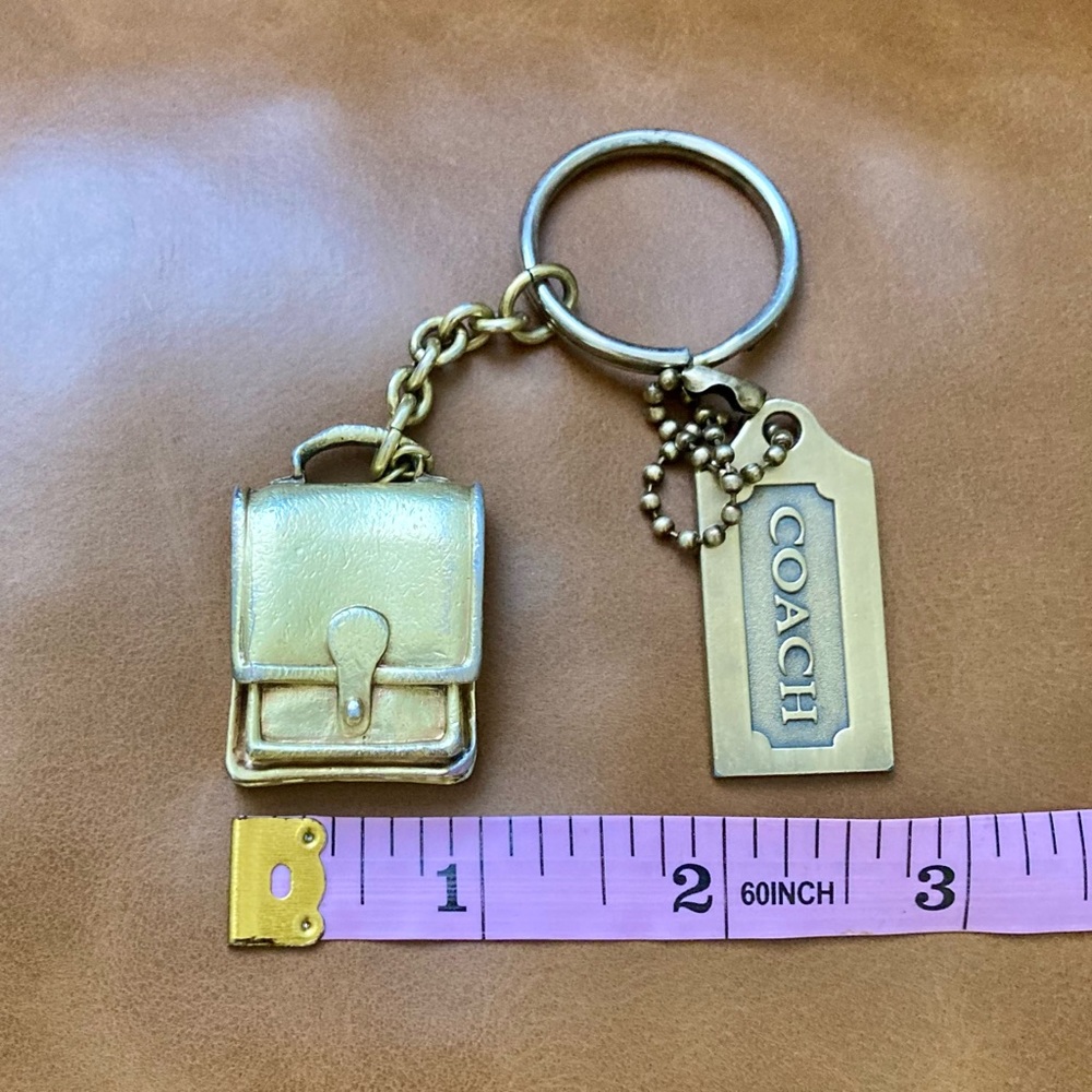 SOLID BRASS VERY RARE Vintage Coach Station Bag Brass Coach keychain - Picture 2 of 7